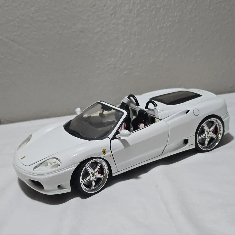 Hot Wheels Ferrari 360 Spider 1:18 White Diecast Car 1999 Opening Hood/Doors [E]